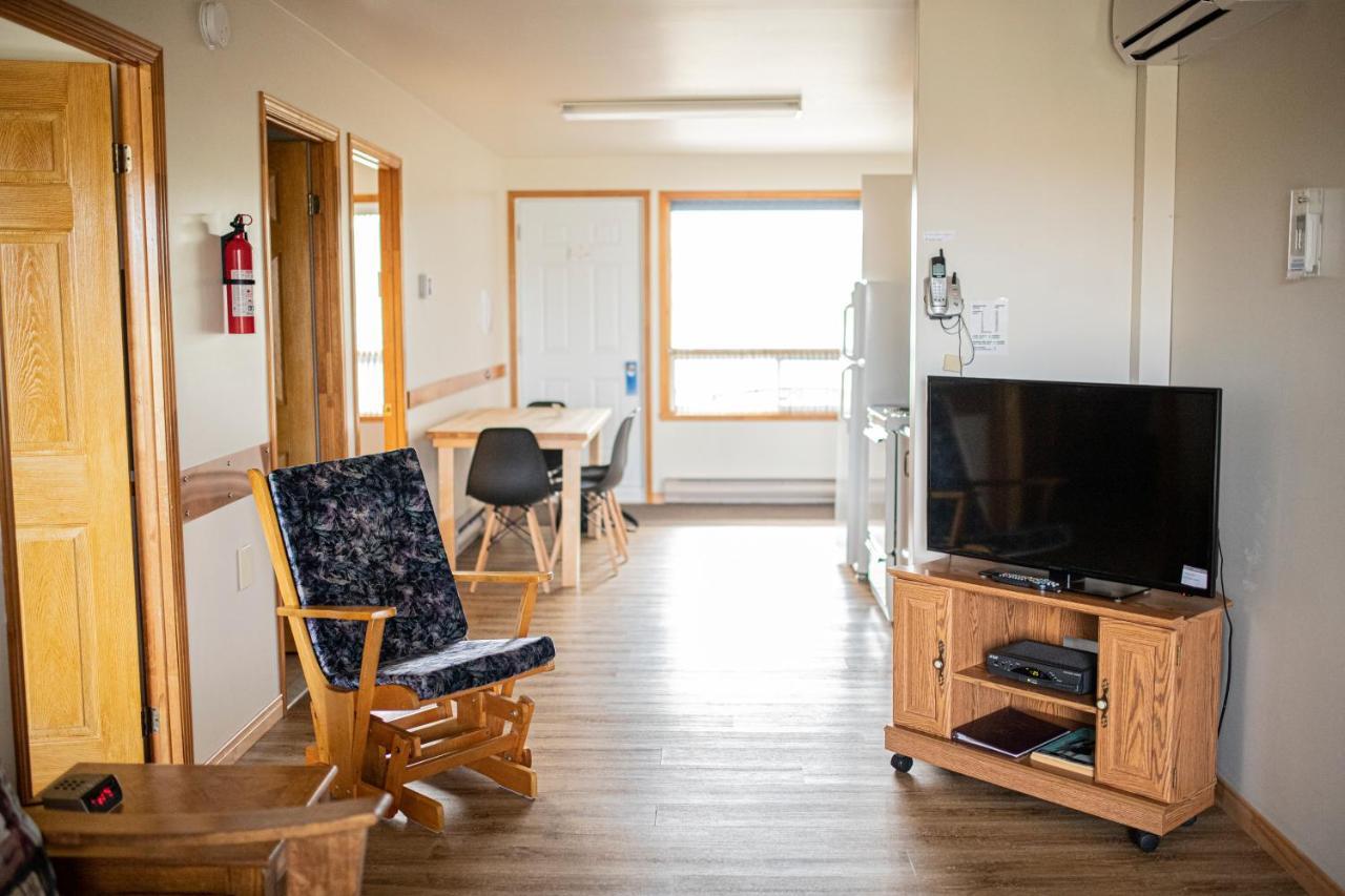 Motel Et Condo Chez Charley Sainte-Anne-de-Beaupré Zewnętrze zdjęcie