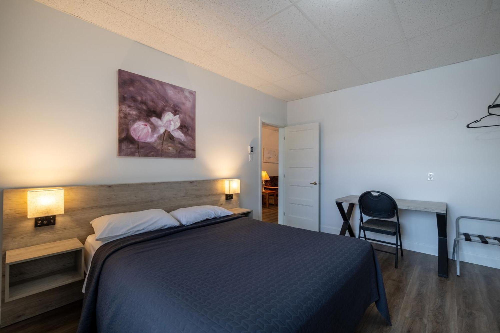 Motel Et Condo Chez Charley Sainte-Anne-de-Beaupré Zewnętrze zdjęcie