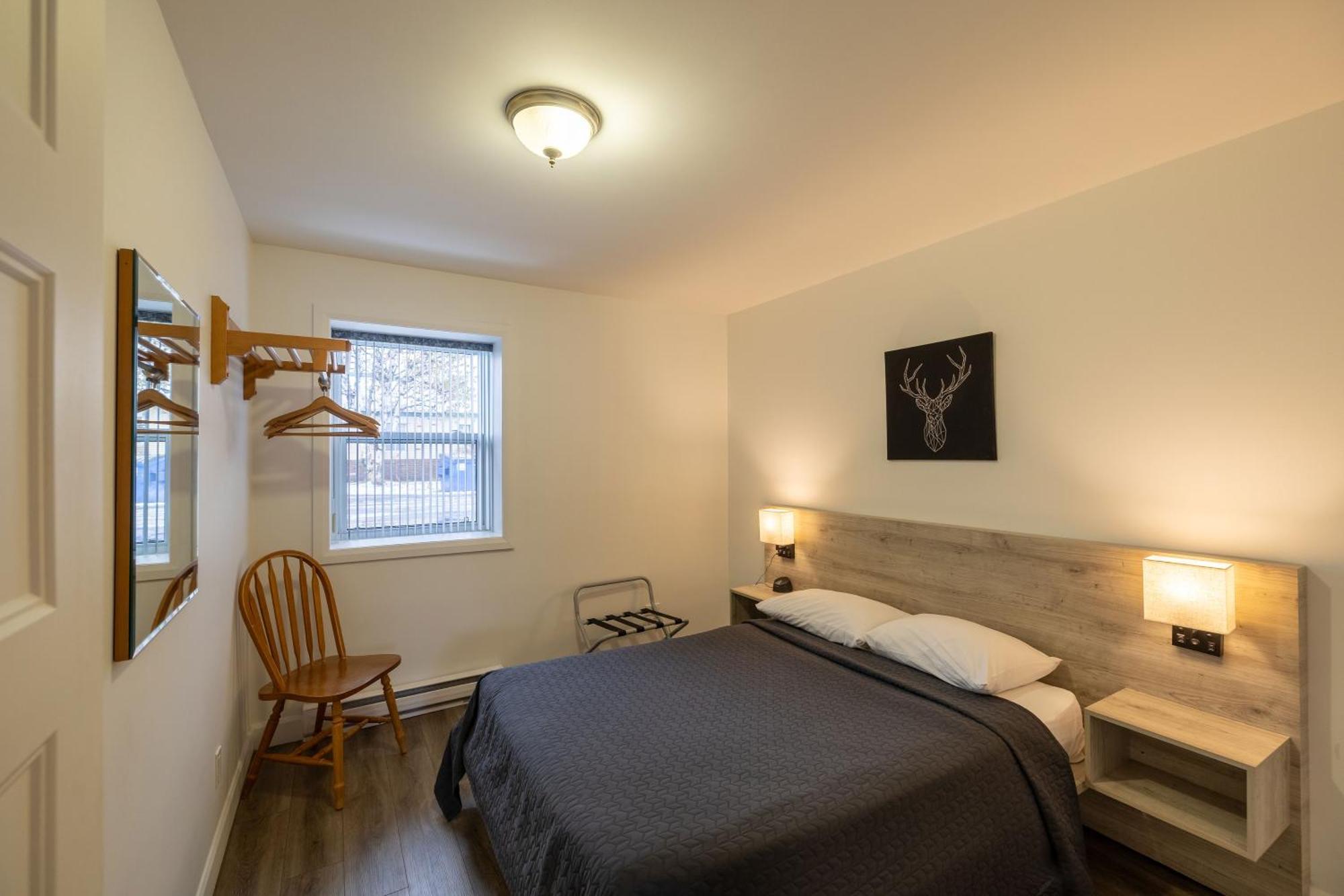 Motel Et Condo Chez Charley Sainte-Anne-de-Beaupré Zewnętrze zdjęcie
