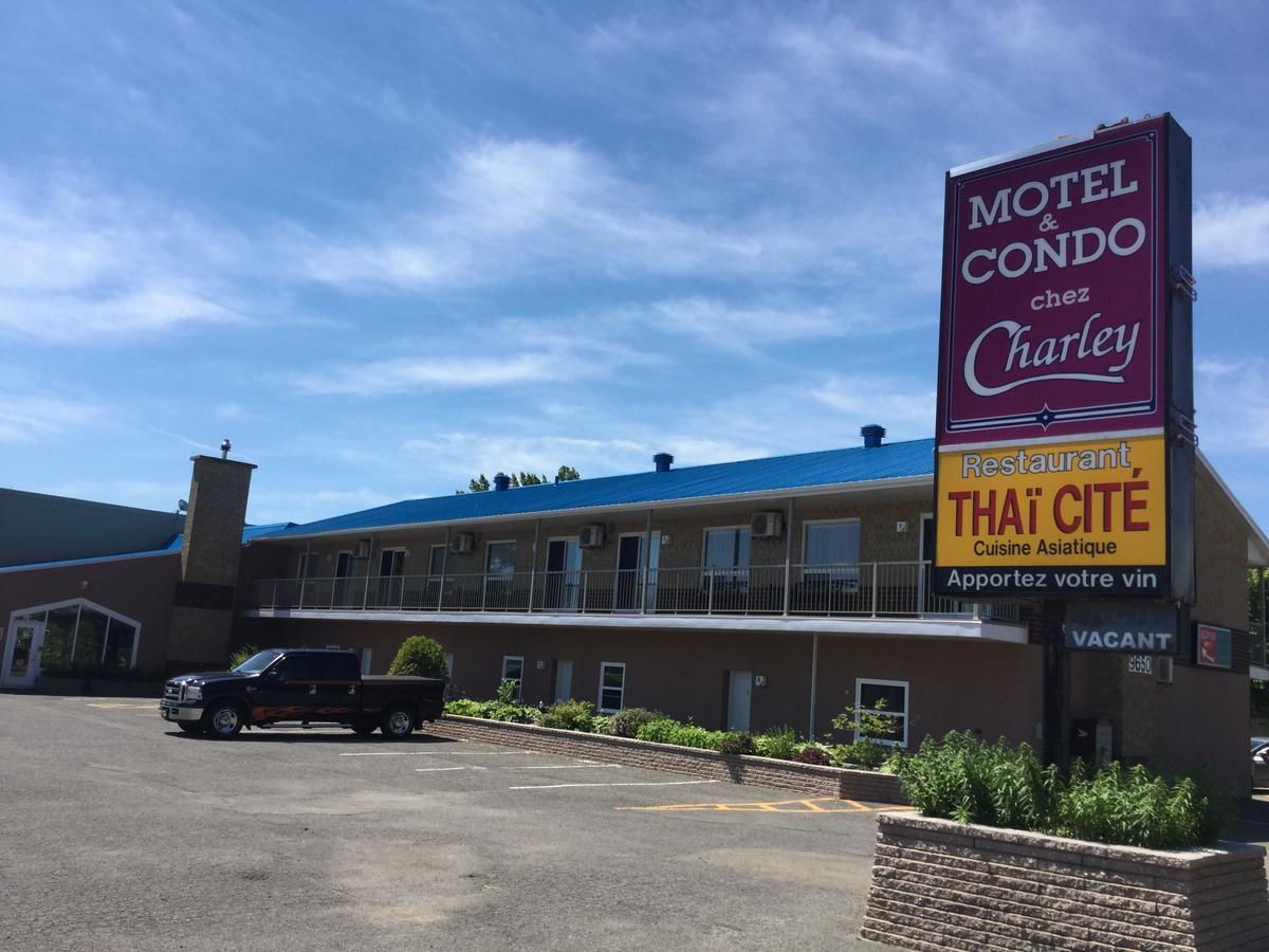 Motel Et Condo Chez Charley Sainte-Anne-de-Beaupré Zewnętrze zdjęcie